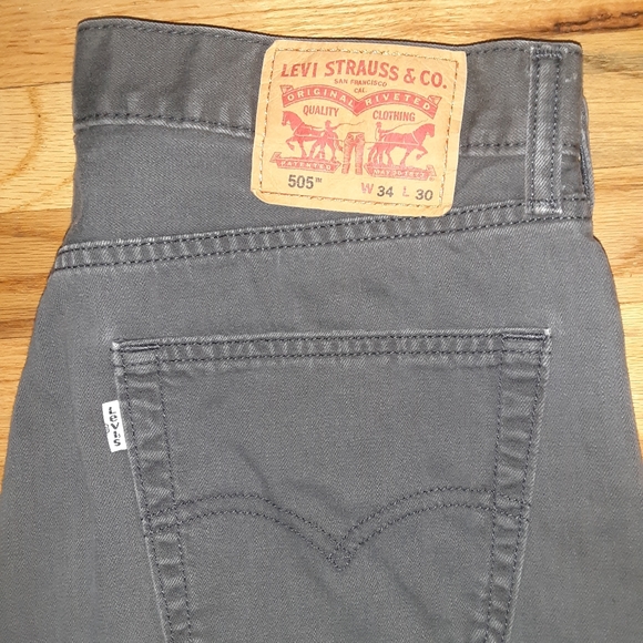 Levis - Picture 1 of 3